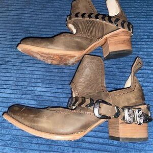 Freebird by Steven Brown Taupe Ankle Booties with Buckle Detail Blade EUC 9